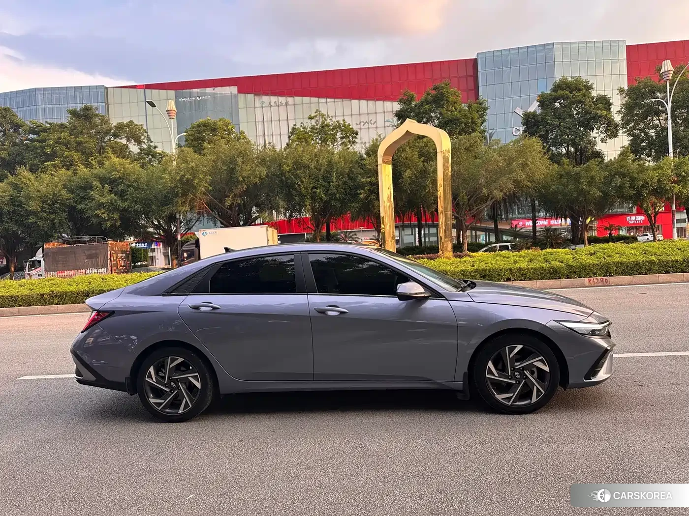 Hyundai Elantra 2024 Silver/gray из Китая, фото 5