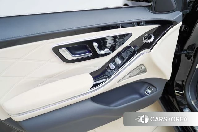 Mercedes-Benz Maybach S-class 2023 Черный из Китая, фото 5