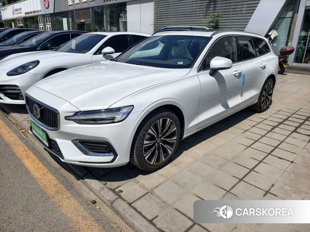 Volvo V60 2026 Белый из Китая, фото 5