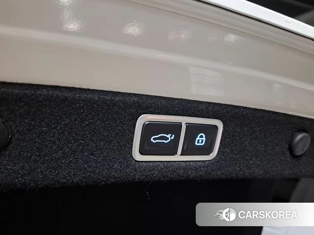 Hyundai Grandeur Hybrid (GN7) 2023 Белый из Кореи, фото 5
