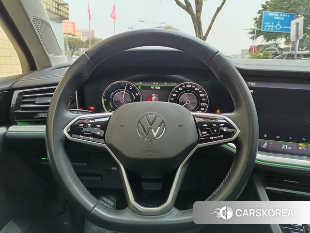 Volkswagen Touareg PHEV 2021 Черный из Китая, фото 5