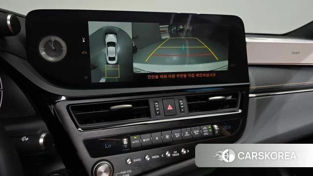 Lexus ES300h 7th generation 2025 Белый из Кореи, фото 5
