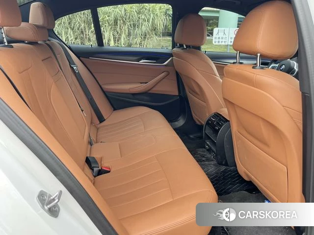 BMW 5 series (imported) 2023 Белый из Китая, фото 5
