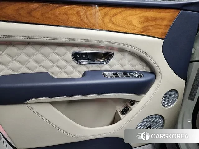 Bentley Bentayga 2021 Белый из Кореи, фото 5