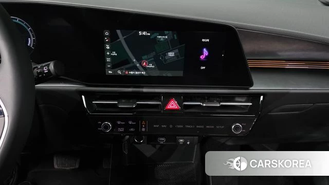 Kia Di Ol Nu Niro 2025 Черный из Кореи, фото 5