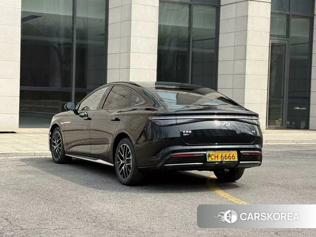 BYD Seal DM 2025 Черный из Китая, фото 5