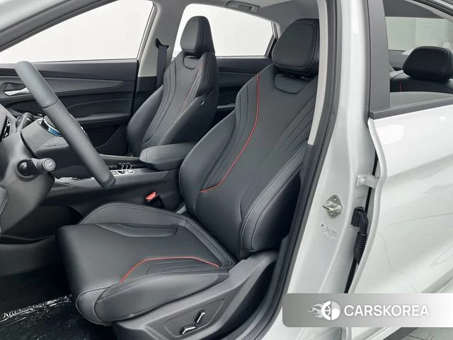 Geely Automobile Binrui 2026 Белый из Китая, фото 5