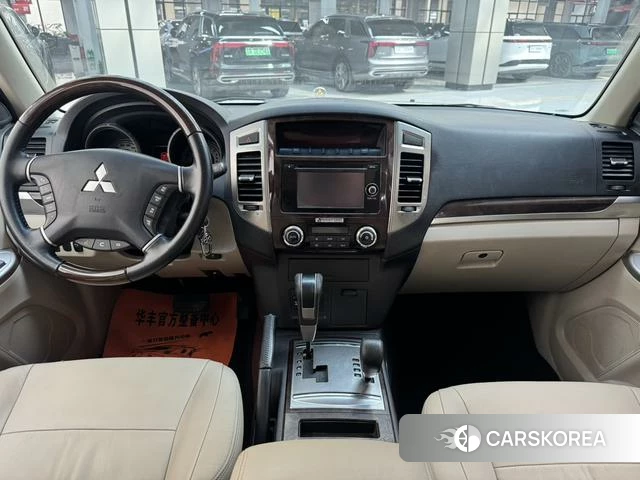 Mitsubishi  Pajero (imported) 2018 Белый из Китая, фото 5