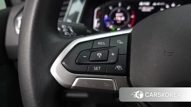 Volkswagen Tiguan second Generation 2022 Белый из Кореи, фото 5