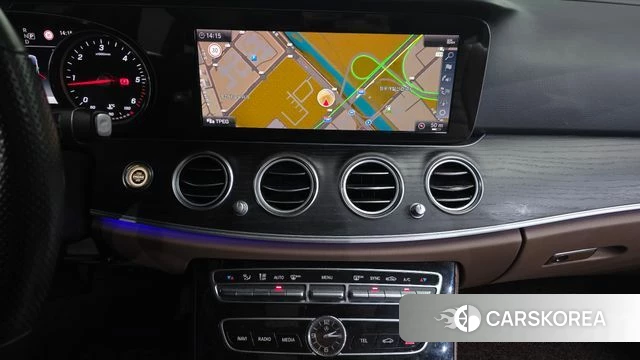 Mercedes-Benz E-Class W213 2018 Серебряный из Кореи, фото 5