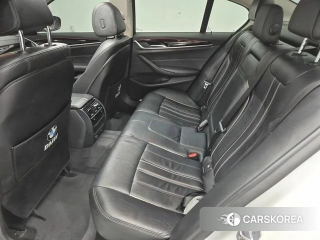 BMW 5 Series (G30) 2018 Белый из Кореи, фото 5