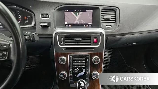 Volvo S60 2018 Белый из Кореи, фото 5