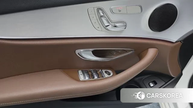 Mercedes-Benz E-Class W213 2021 Белый из Кореи, фото 5