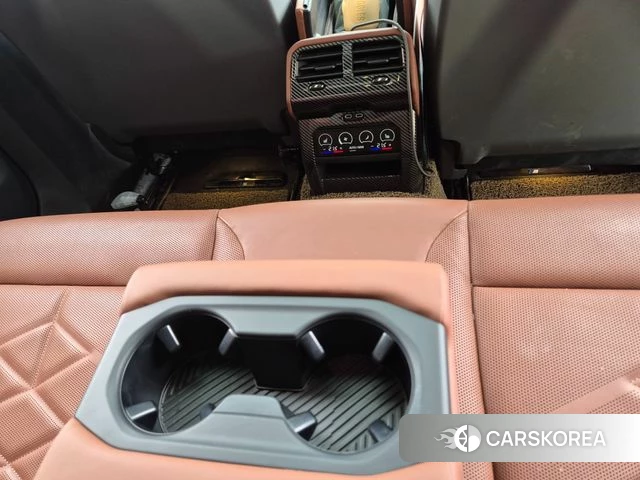 BMW 5 Series (G60) 2025 Серебряный из Кореи, фото 5