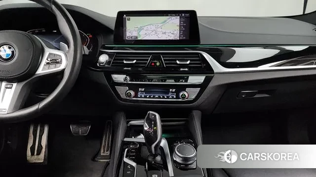 BMW 5 Series (G30) 2020 Белый из Кореи, фото 5