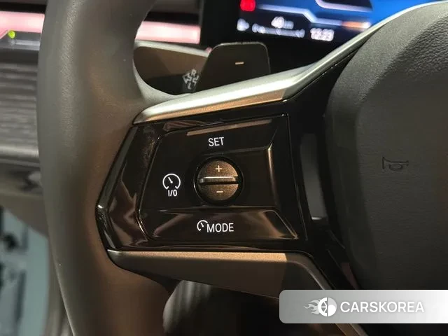 BMW 5 Series (G60) 2025 Синий нефрит из Кореи, фото 5