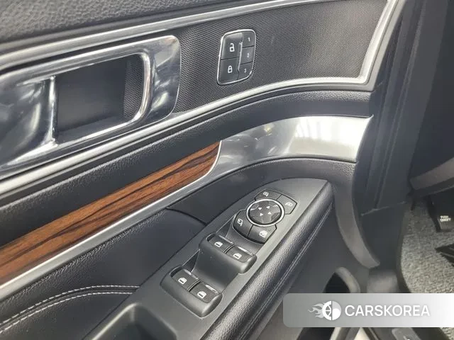 Ford Explorer 2018 Белый из Кореи, фото 5