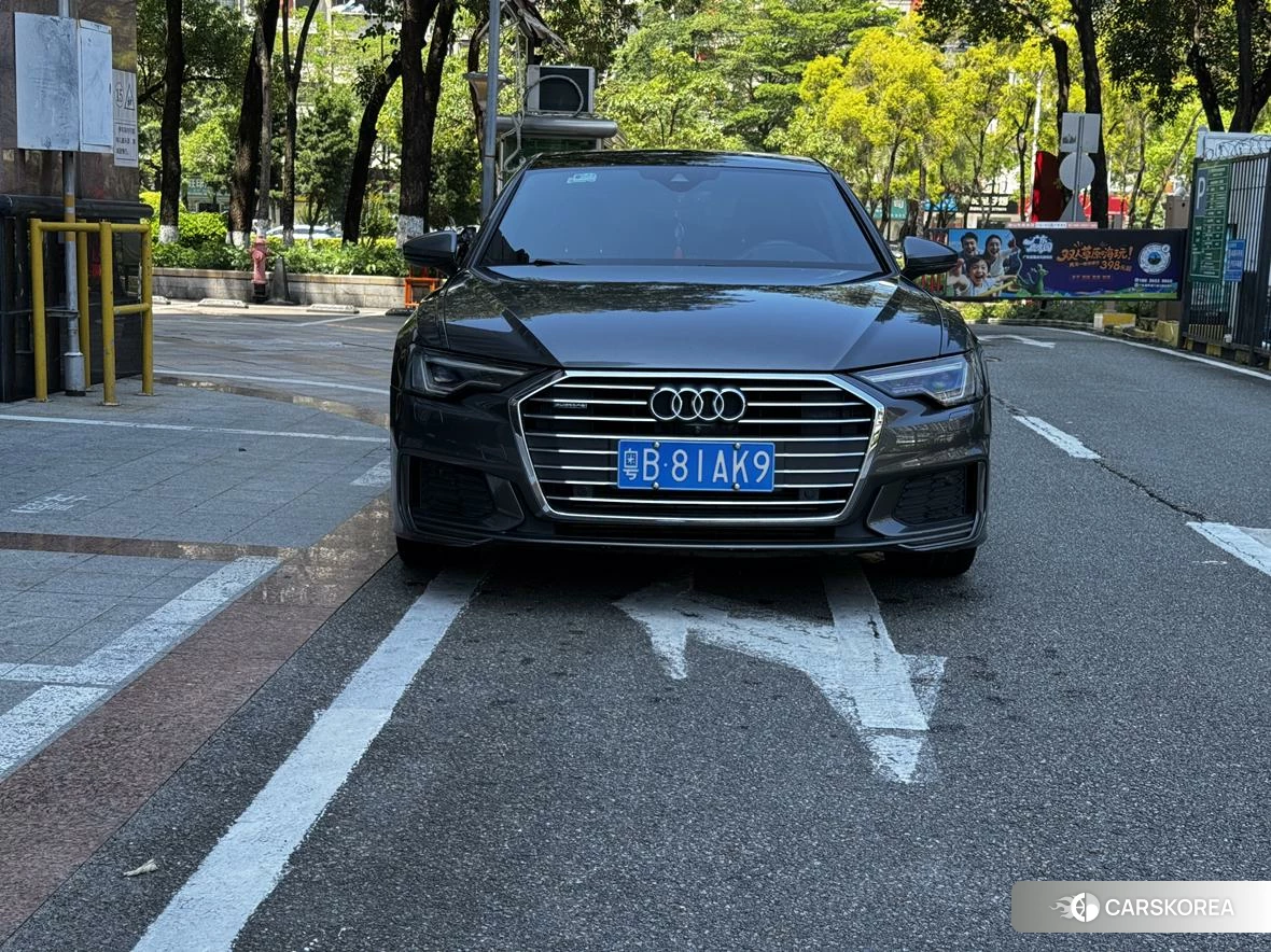 Audi A6L 2020 Темно-серый из Китая, фото 5