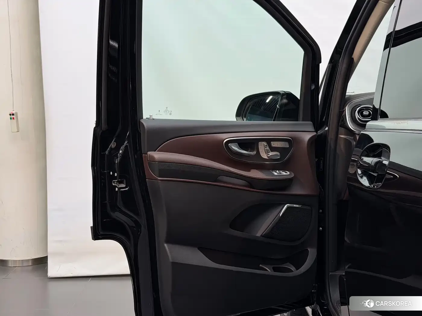 Mercedes-Benz V-Class 2026 Черный из Китая, фото 5