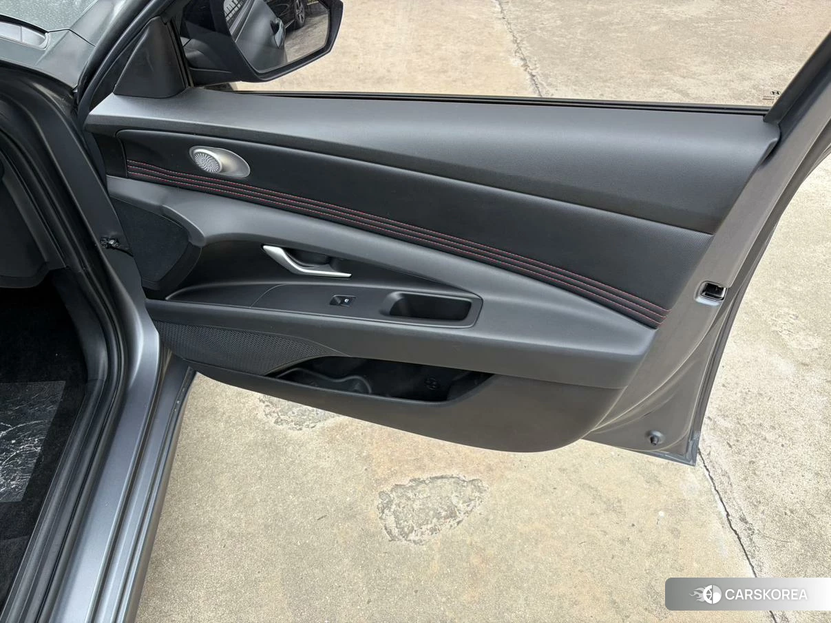 Hyundai Elantra 2022 Серебристо-серый из Китая, фото 5