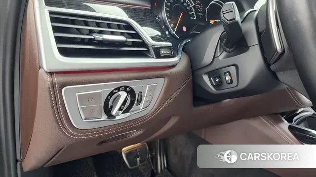 BMW 7 Series (G11) 2018 Черный из Кореи, фото 5