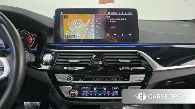 BMW 5 Series (G30) 2021 Белый из Кореи, фото 5