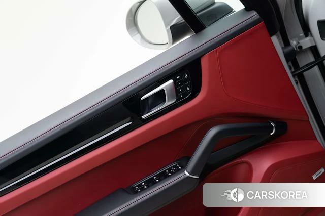 Porsche Cayenne E-Hybrid 2023 Серебристо-серый из Китая, фото 5