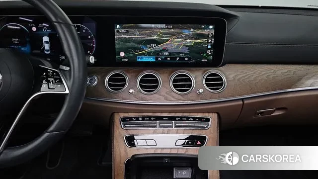 Mercedes-Benz E-Class W213 2022 Белый из Кореи, фото 5