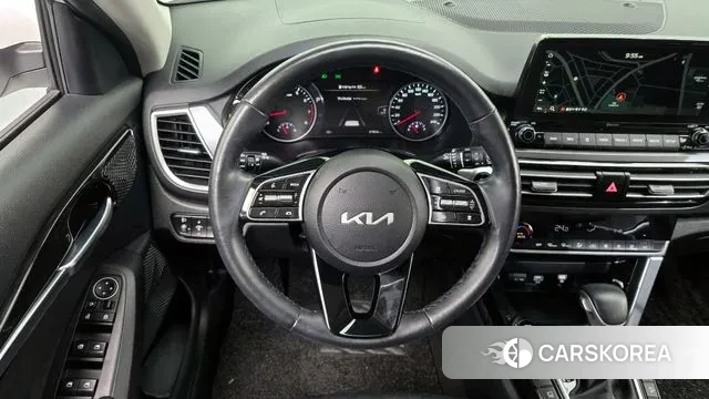 Kia Seltos 2022 Белый из Кореи, фото 5