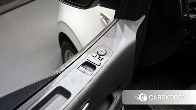 Hyundai Staria 2022 Белый из Кореи, фото 5