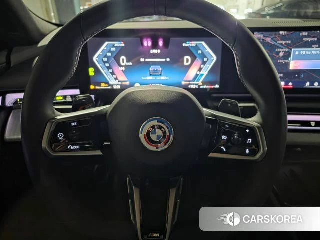 BMW 5 Series (G60) 2023 Черный двухцветный из Кореи, фото 5