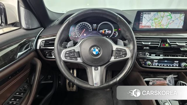 BMW 5 Series (G30) 2018 Белый из Кореи, фото 5