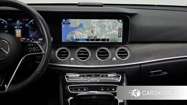 Mercedes-Benz E-Class W213 2022 Белый из Кореи, фото 5