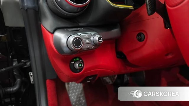 Ferrari 812 Superfast 2020 Черный из Кореи, фото 5