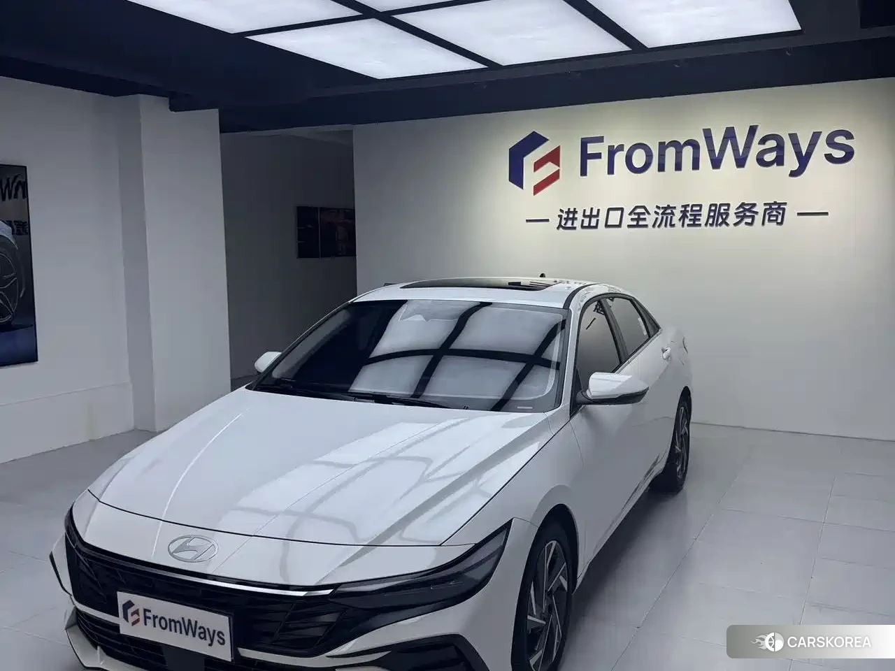 Hyundai Elantra 2026 Белый из Китая, фото 5