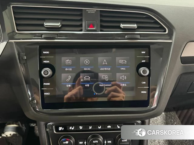 Volkswagen Tiguan second Generation 2020 Серебряный из Кореи, фото 5