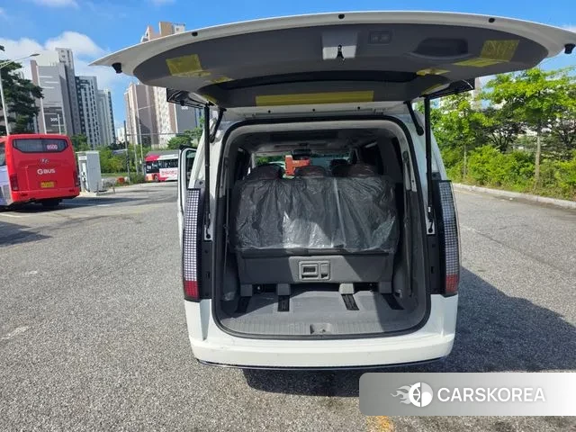 Hyundai Staria 2025 Белый из Кореи, фото 5