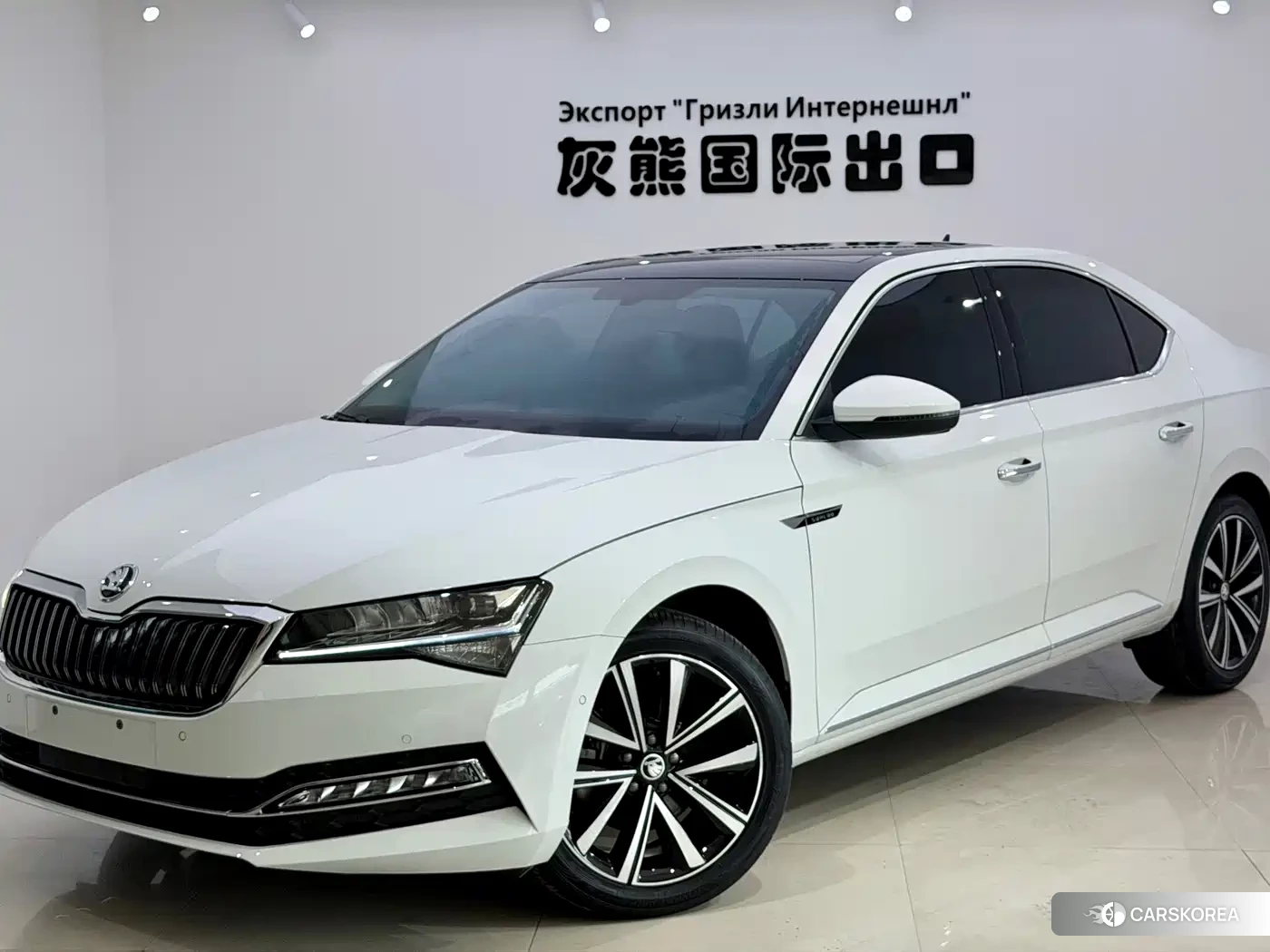Skoda Superb 2023 Белый из Китая, фото 5