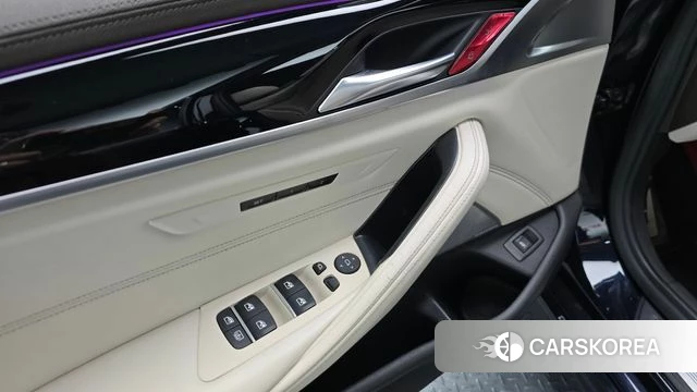 BMW 5 Series (G30) 2019 Черный из Кореи, фото 5