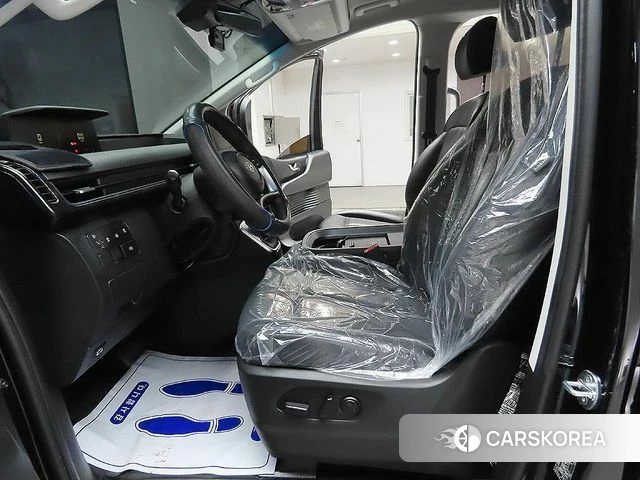 Hyundai Staria 2023 Черный из Кореи, фото 5