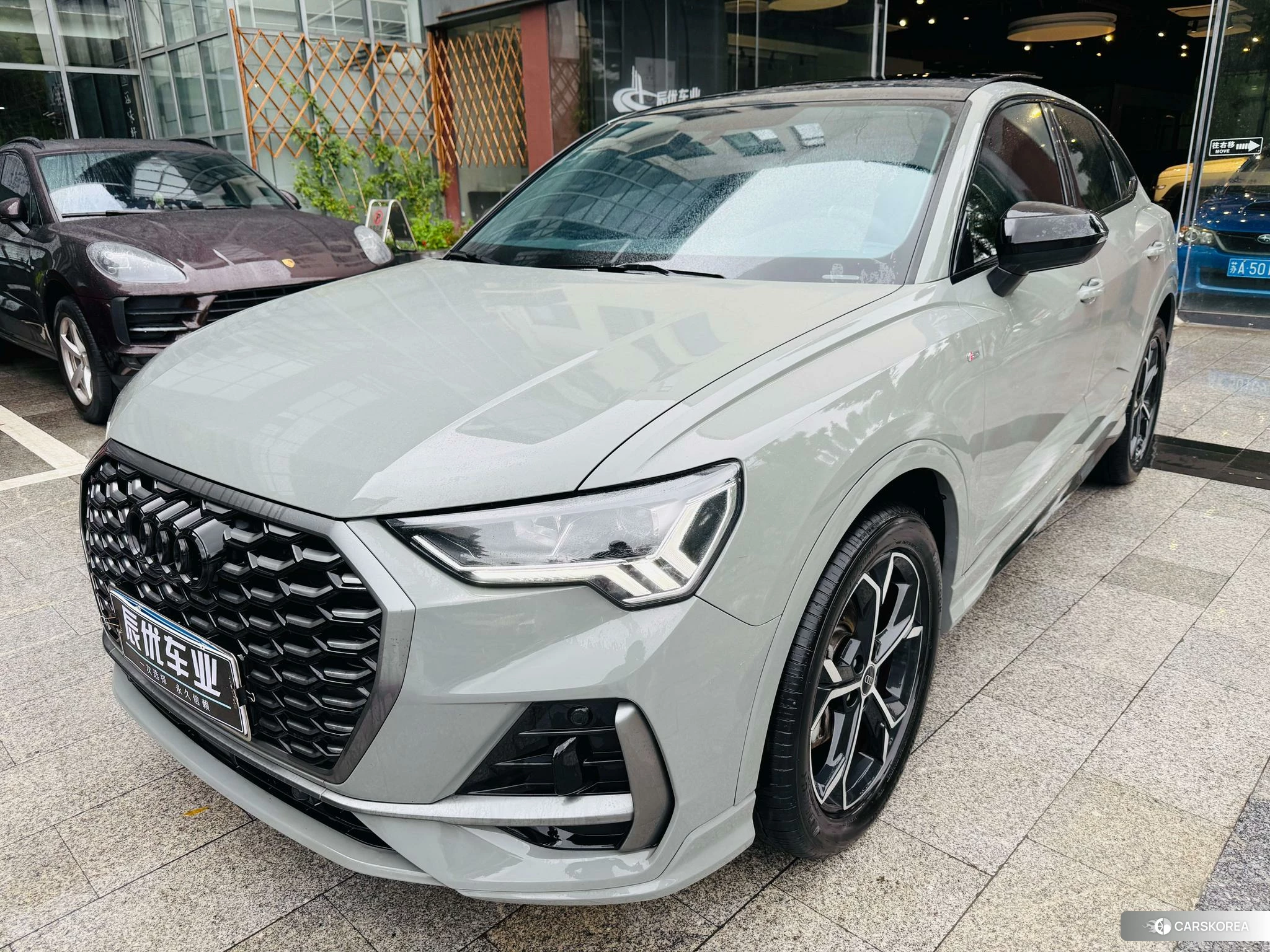 Audi Q3 Sportback 2023 Темно-серый из Китая, фото 5