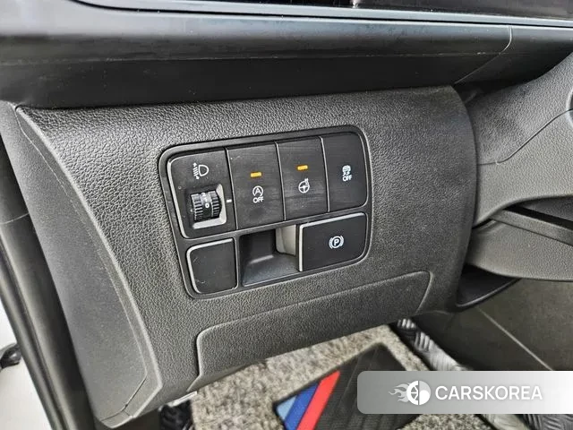 Hyundai Staria 2022 Белый из Кореи, фото 5