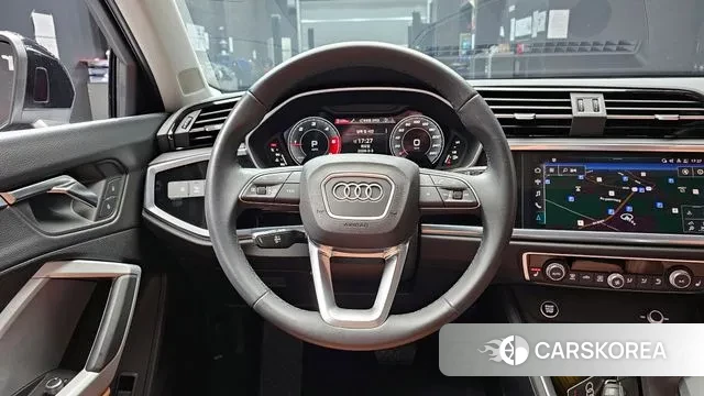 Audi Q3 (F3) 2023 Черный из Кореи, фото 5