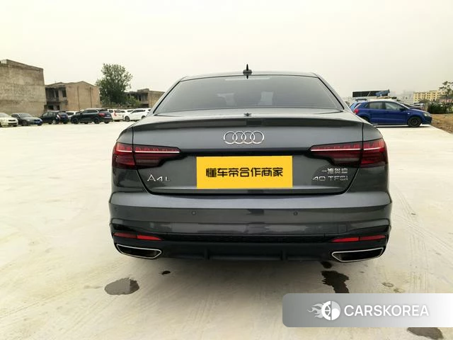 Audi A4L 2022 Темно-серый из Китая, фото 5
