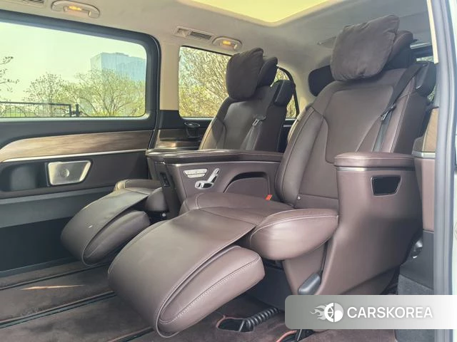 Mercedes-Benz V-class 2023 Белый из Китая, фото 5