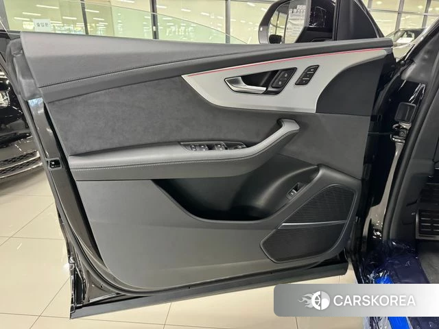 Audi Q8 (4M) 2026 Черный из Кореи, фото 5