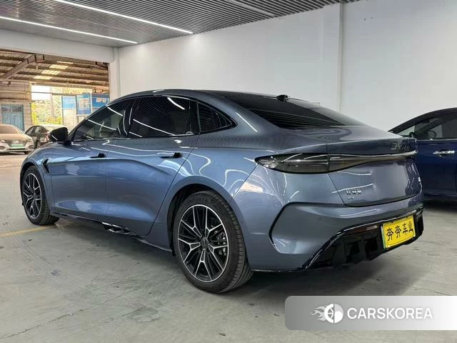 BYD seal 2025 Серебристо-серый из Китая, фото 5