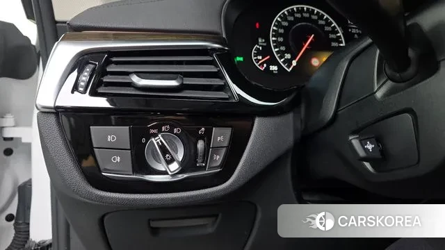 BMW 6 Series GT (G32) 2019 Белый из Кореи, фото 5