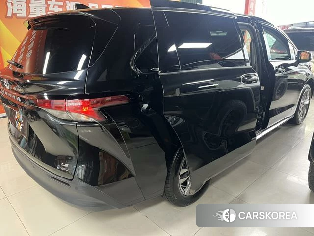 Toyota Saina 2024 Черный из Китая, фото 5