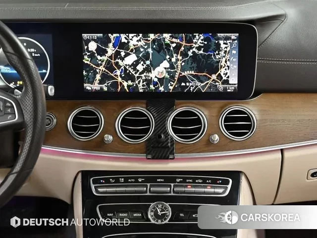 Mercedes-Benz E-Class W213 2018 Серебристо-серый из Кореи, фото 5